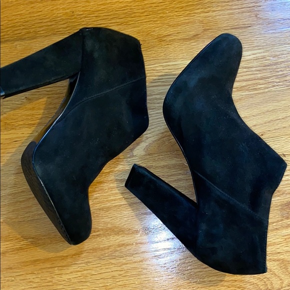 CALVIN KLEIN Bootie Shoe •. Elastic side 8.5M - Picture 2 of 8